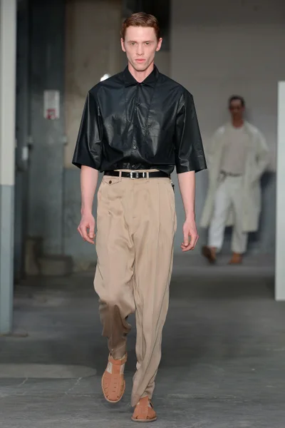 Look 27